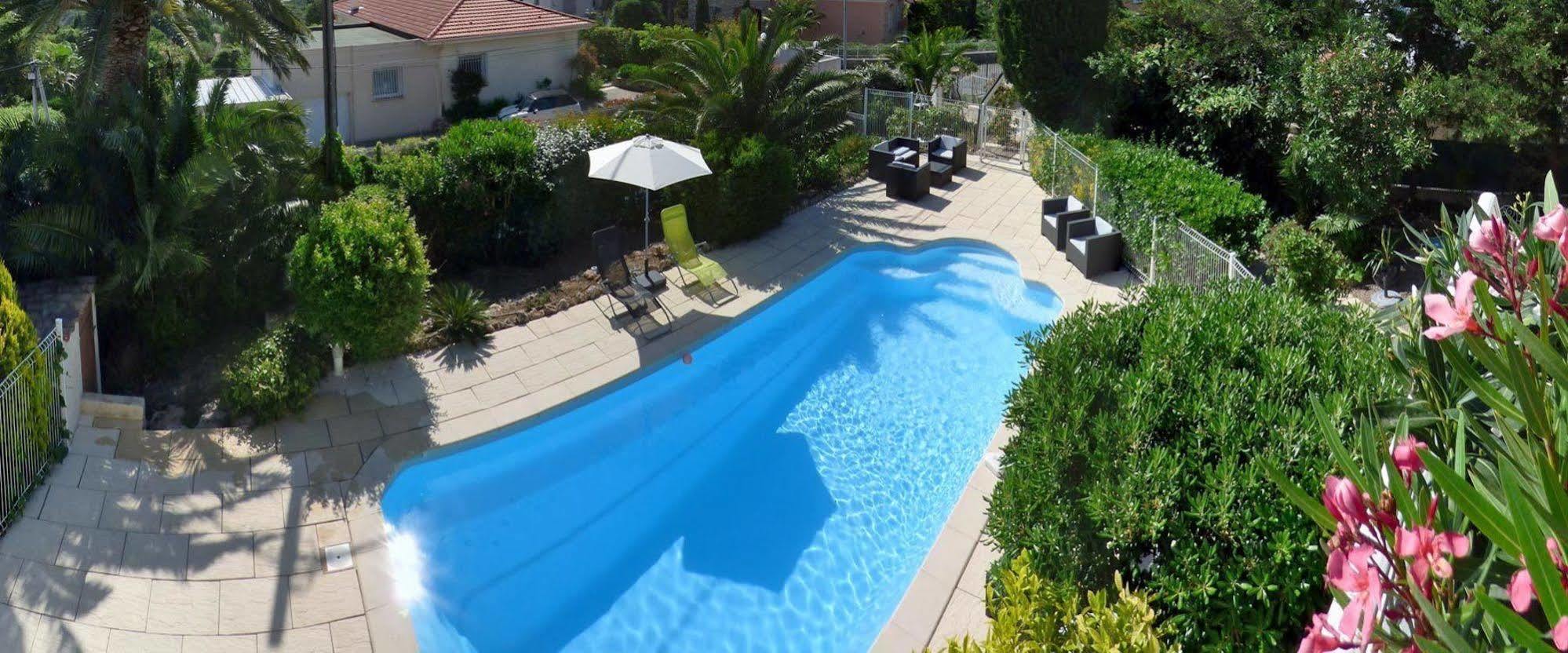 Hotel Au Reveil Des Cigales Saint Aygulf Esterno foto